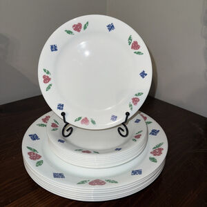 Corelle Quilt Dinner Plates 15 Piece Set (8) 10 1/4 & (7) 7 1/4”